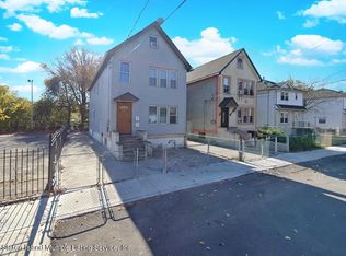 82 Brabant St, Staten Island, NY 10303