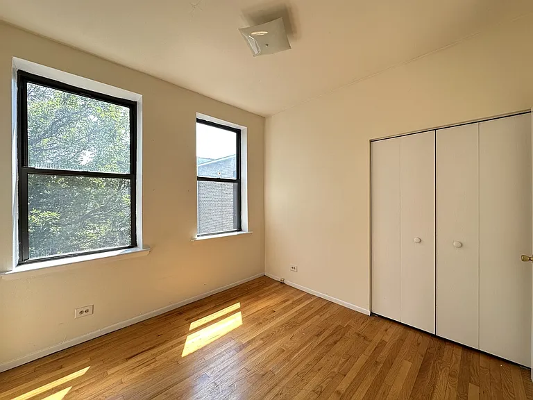 3147 W Medill Ave #4 — Photo 17
