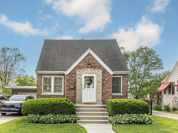 9334 S Saint Louis Ave, Evergreen Park, IL 60805