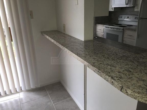 4th image of 2405 Bermuda Dr Unit B