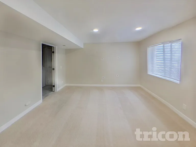 12155 Monaco Dr — Photo 15