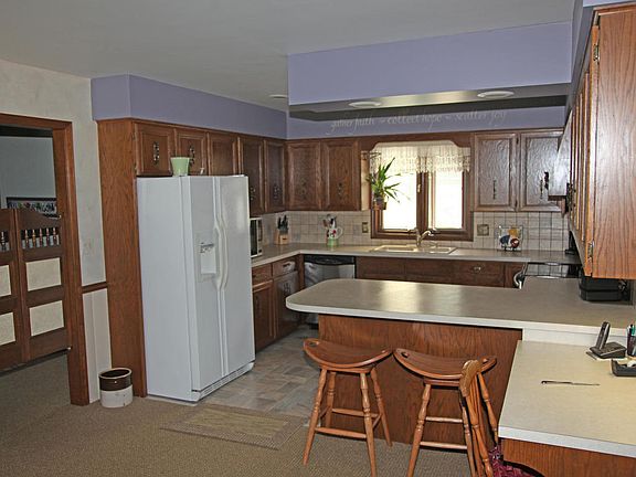 4th image of 2798 Creek View Dr