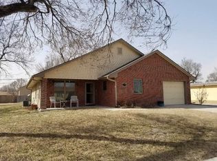 416 N Woodlawn St, Wellington, KS 67152