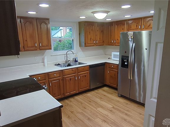 2nd image of 961 Willow Ct