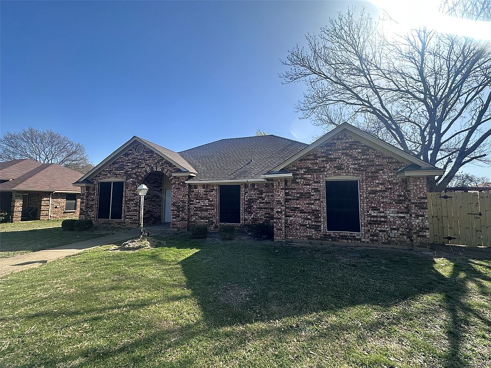 1st image of 816 Desoto Dr