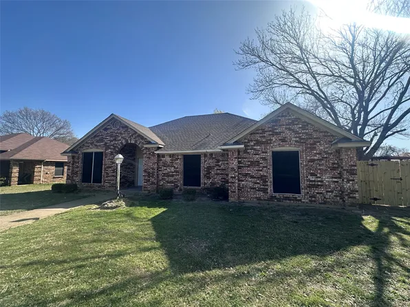 816 Desoto Dr, Desoto, TX 75115