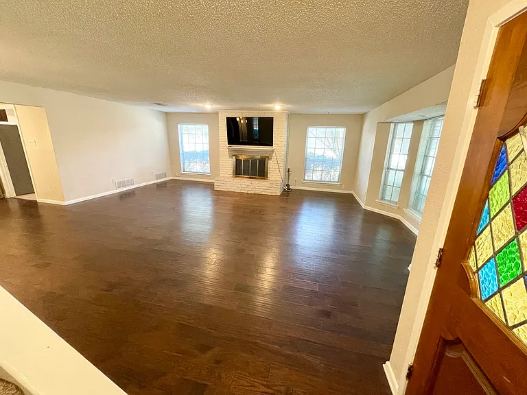3708 Jeanette Dr — Photo 6