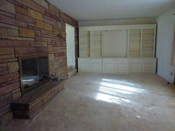 5th image of 1645 Glenwood Cir