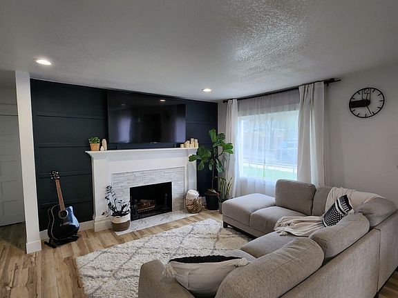 5th image of 2502 NE 53rd St