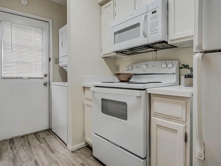 3100 Jeanetta St #1004 — Photo 9