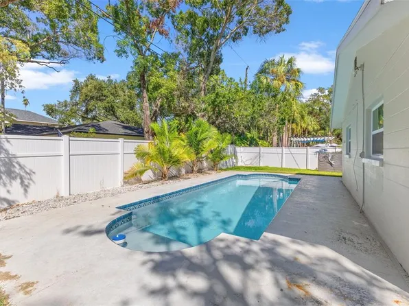 5301 Venetian Blvd NE, Saint Petersburg, FL 33703