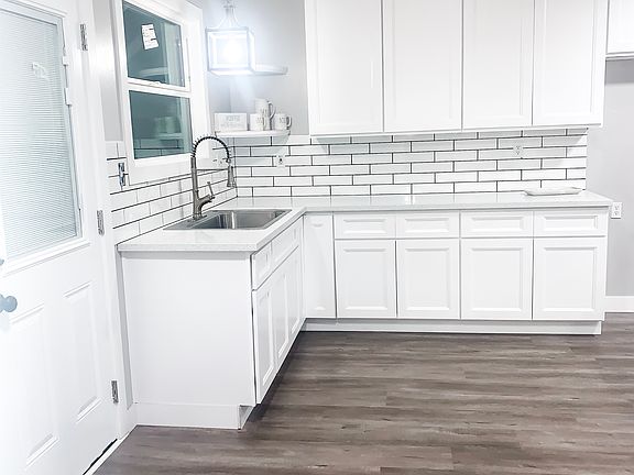 5th image of 9134 Armley Ave