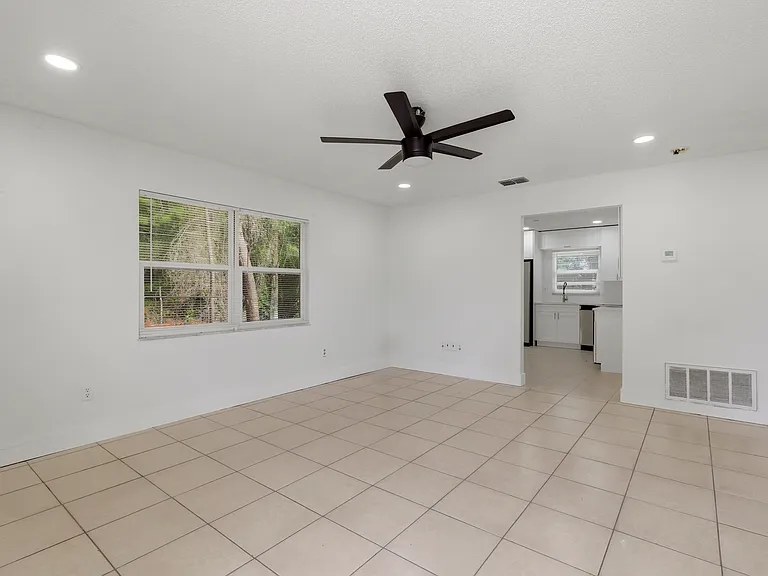 10313 Chalmer St #10313 — Photo 3