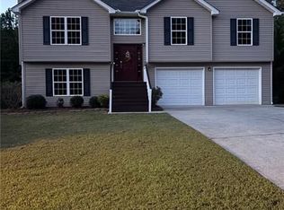 5482 Latham Manor Dr, Gainesville, GA 30506