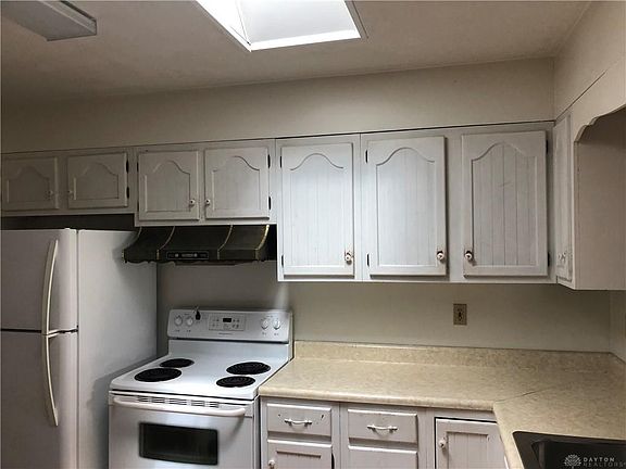 4th image of 605 E Water St