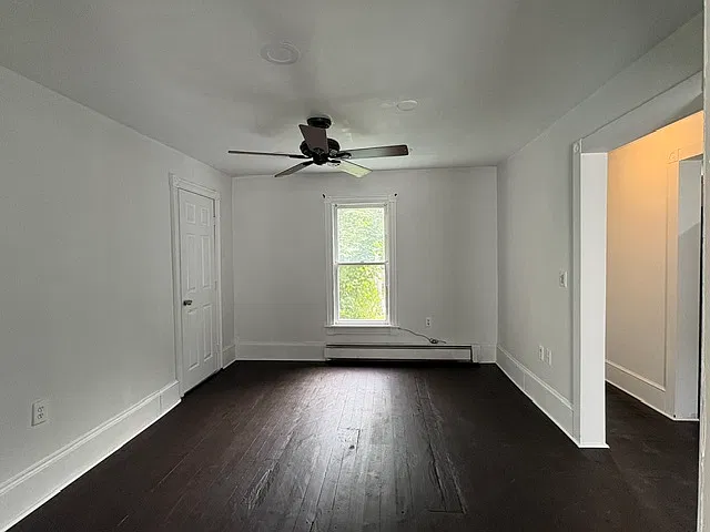 2 bed, 1200 sqft, $1,800 — Photo 1