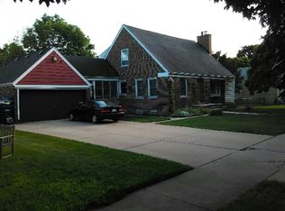 2817 W 99th St, Evergreen Park, IL
