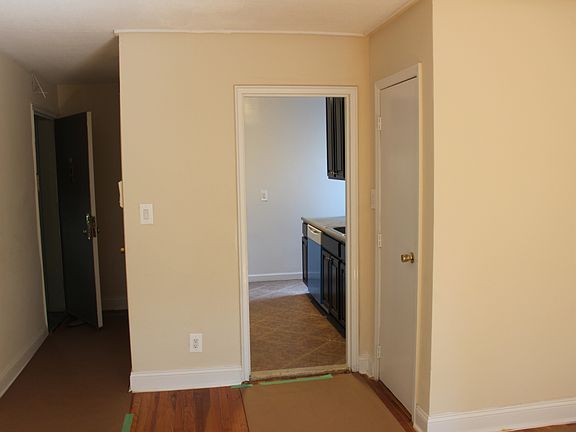 5th image of 20-25 24th St APT 3B