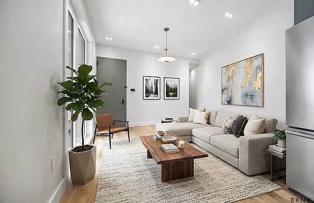 Living room, photo 1