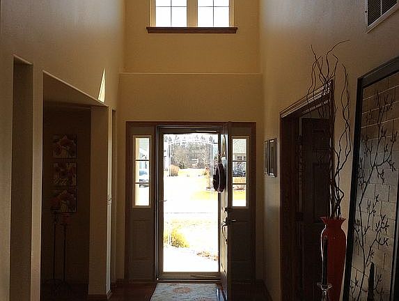 Front foyer with 20' ceiling