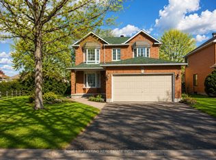 29 Taj Ct, Ottawa, ON K1G5K7