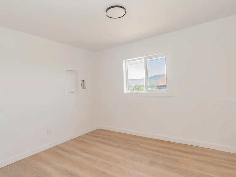 148 S Rogers Ave — Photo 18