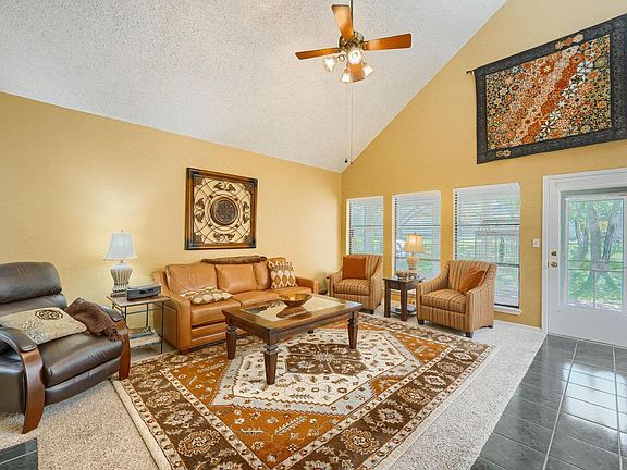 3rd image of 51 Casa Verde