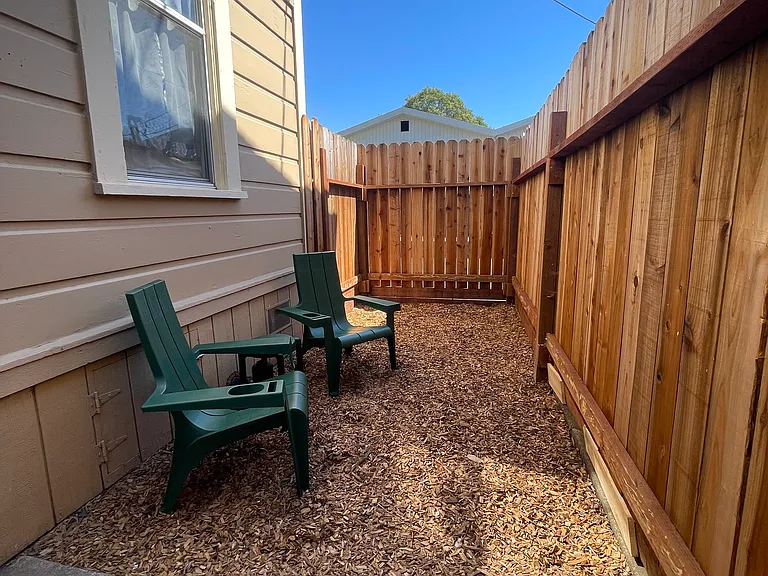 1533 Slater St — Photo 11