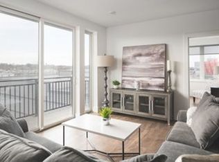 24 Hichborn St #7A, Brighton, MA 02135