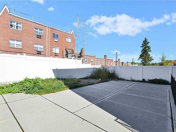 4th image of 20-52 49th St