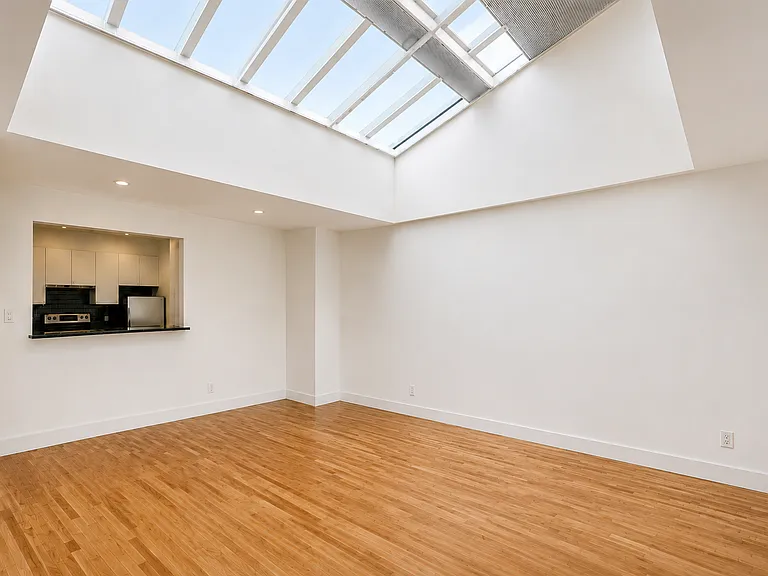 207 E 37th St #6D — Photo 2