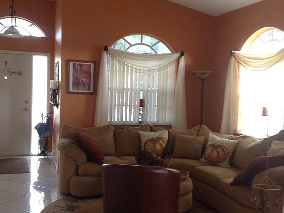 4th image of 512 NW 158th Ln