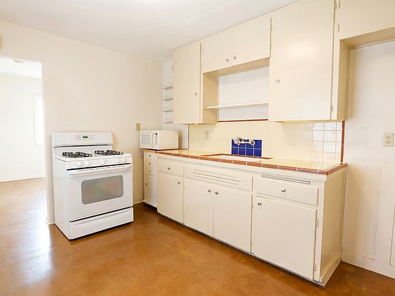 3rd image of 2632 N Wilson Ave