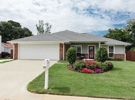 2nd image of 1008 Jordan Ln