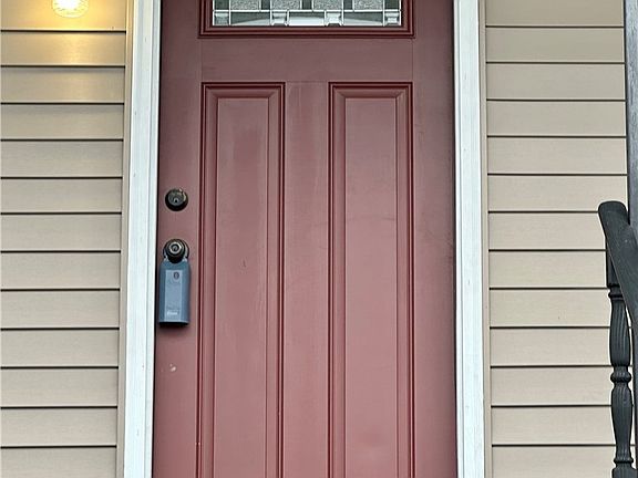 2nd image of 409 S Summit St