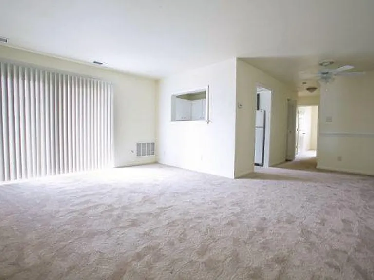 East Bay Apartments — Photo 6