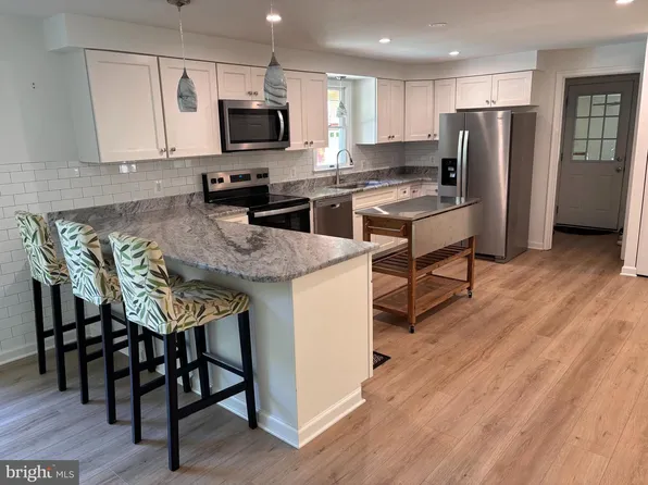 8323 Sharon Dr, Frederick, MD 21704
