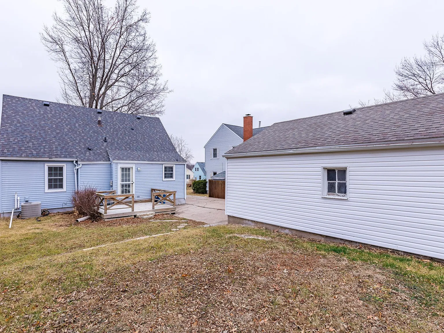 3 bed, 1263 sqft, $2,200 — Photo 2