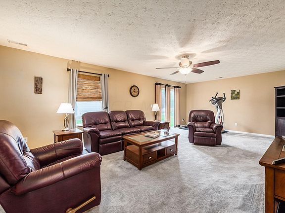 5th image of 2738 McHenry Dr