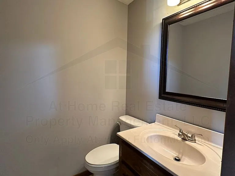 103 E 10th St #21 — Photo 21