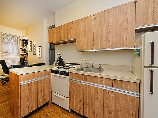 2nd image of 442 Amsterdam Ave APT 2C