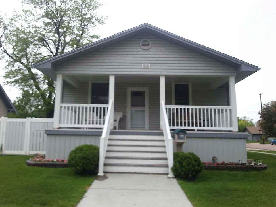 1st image of 820 W 4th St