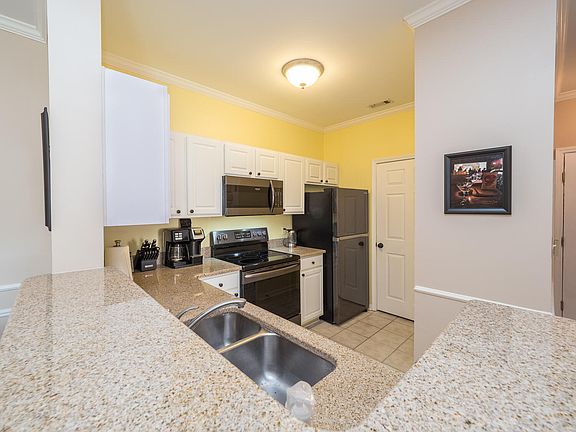4th image of 1600 Long Grove Dr Unit 1221