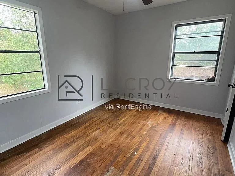 320 Lawrence Rd — Photo 15