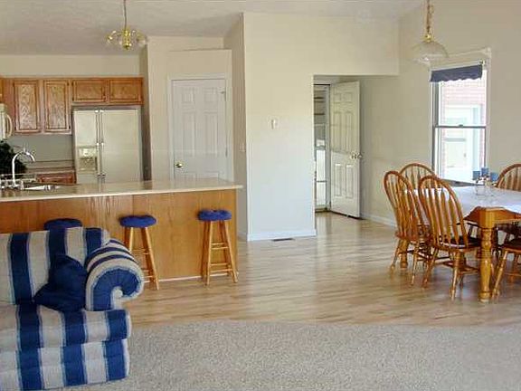 2nd image of 439 Meadowlark Dr