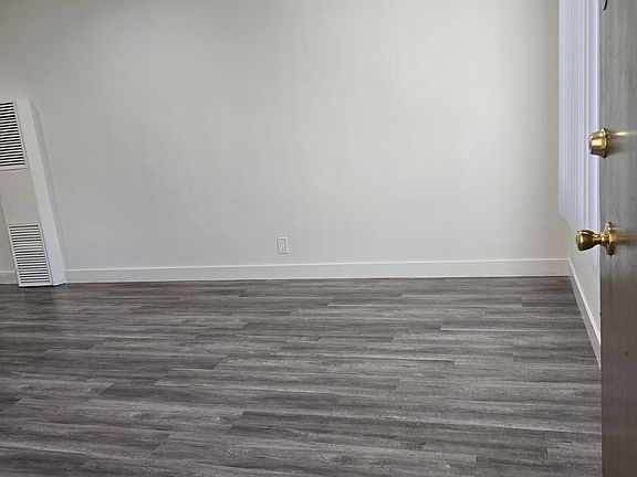 3rd image of 3373 Overland Ave Unit 6