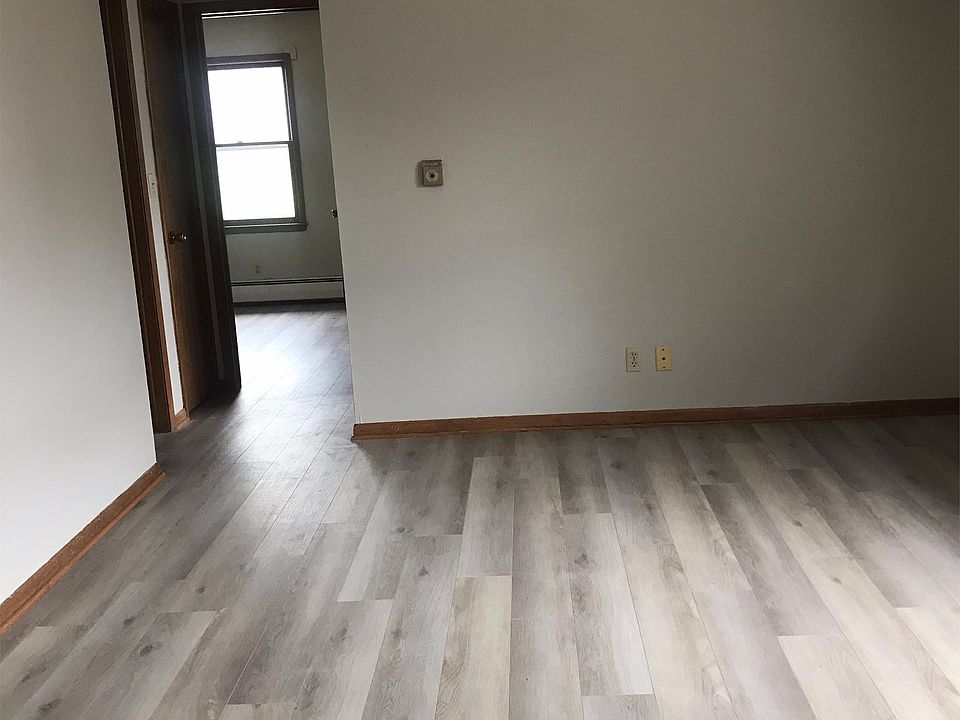1st image of 117 NW College Ave APT 6