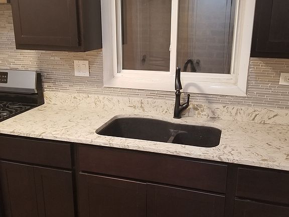 3rd image of 3410 W Franklin Blvd