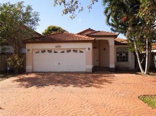 19644 NW 83rd Pl, Hialeah, FL 33015