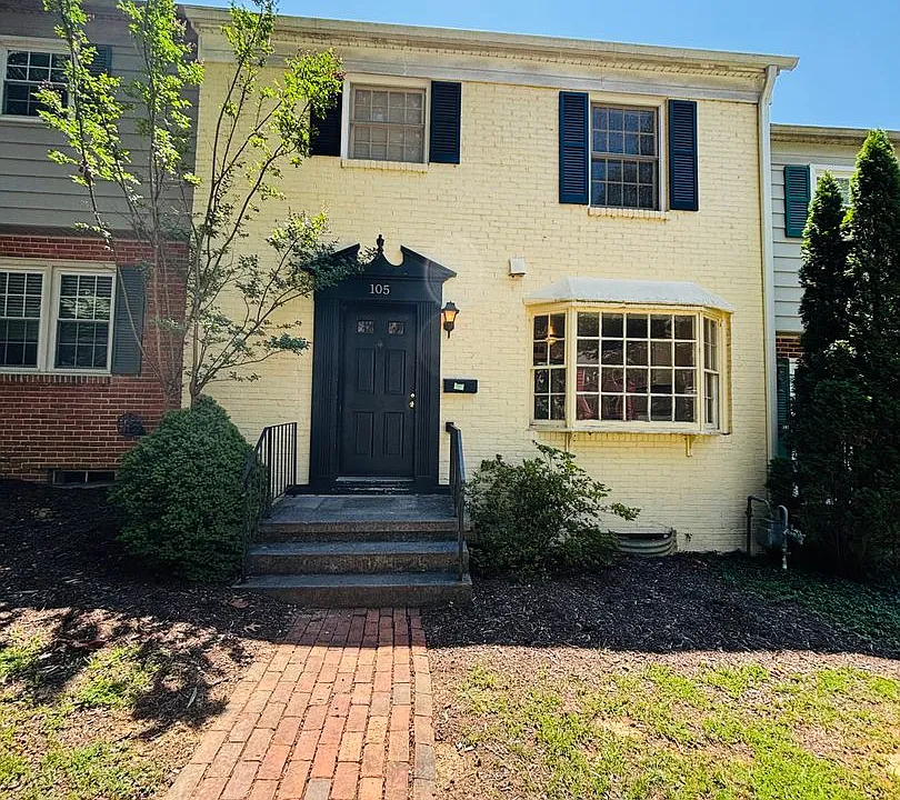 105 Sherwood Ct